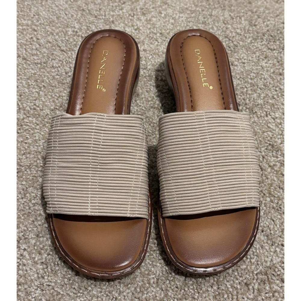 Danelle Beige Alloy Stretchy Wide Strap Slide On Heeled Sandal Size 7